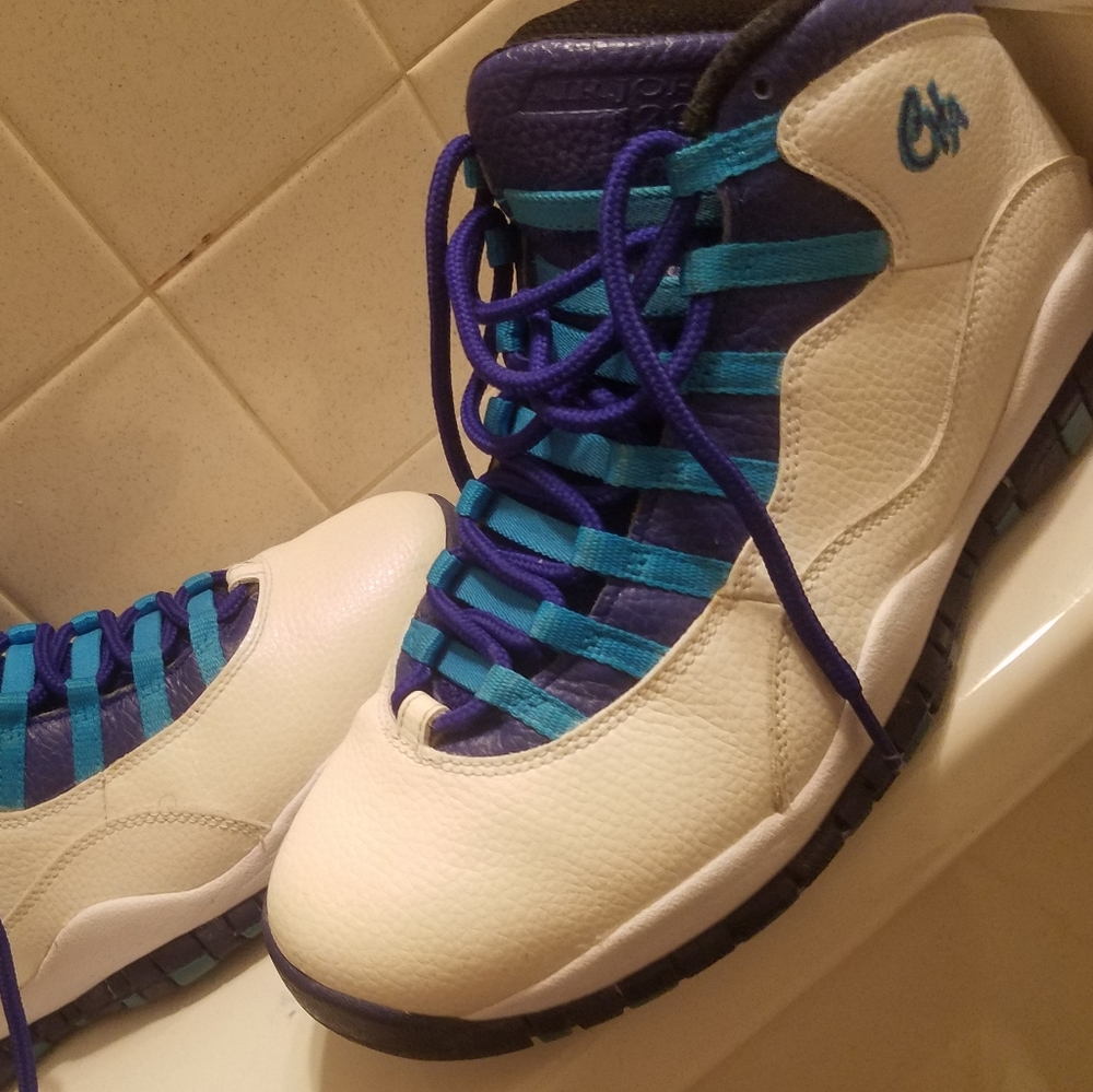 100% authentic Jordan retro 10 slightly used condition
